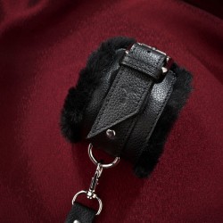 Skórzane kajdanki z futerkiem handcuffs SESSUALE 33S01U